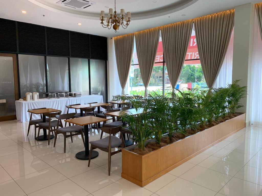 Maple Lodge Batu Pahat Eksteriør billede